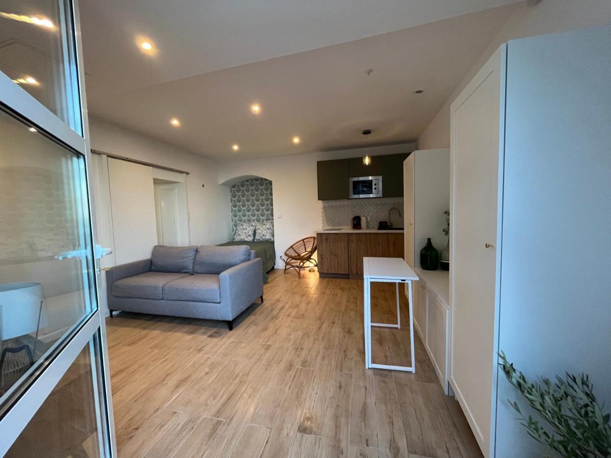 Apartment Charmant Studio